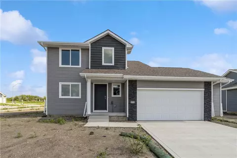 270 NW Newhaven Dr, Waukee, IA 50263