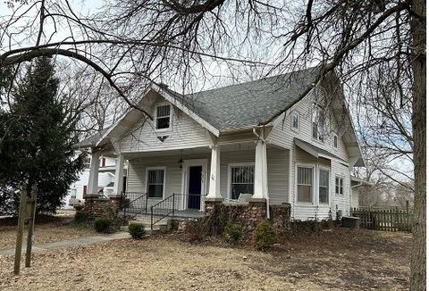 218 N Maple St, Lamoni, IA 50140