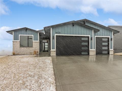 14305 Sutton Dr, Urbandale, IA 50323