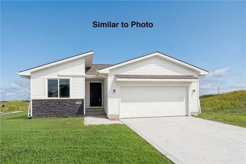 315 NW Newhaven Dr, Waukee, IA 50263