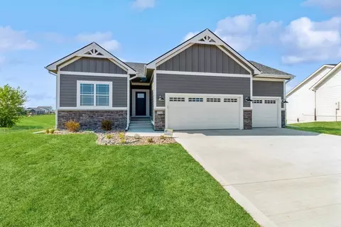 2712 NW Beechwood St, Ankeny, IA 50023