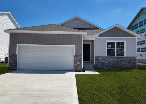 10420 Southerwick Pl, Johnston, IA 50131