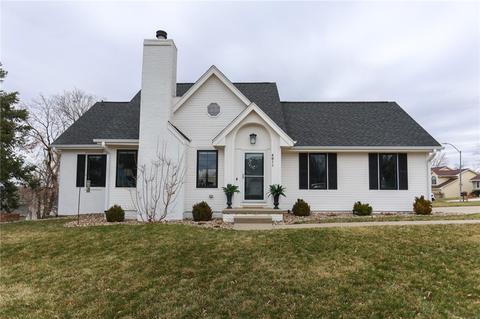 4811 Lockner Dr, Urbandale, IA 50322