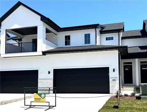 109 NE Country Meadow Ln, Ankeny, IA 50021
