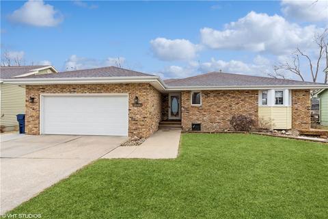 4161 98th St, Urbandale, IA 50322