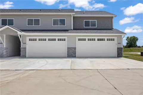 1003 Summerset Pl, Indianola, IA 50125