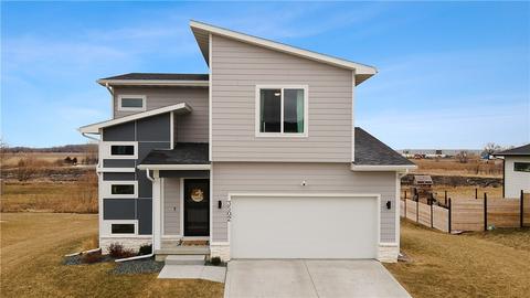 3502 Linden Dr SW, Bondurant, IA 50035