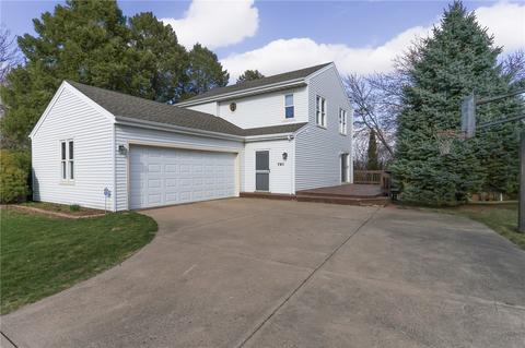 761 Knolls Ct, West Des Moines, IA 50265