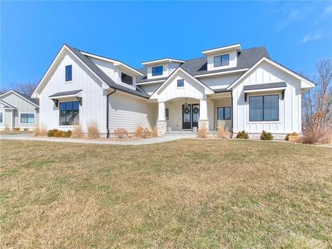 101 Eagle Pointe Ct, Polk City, IA 50226