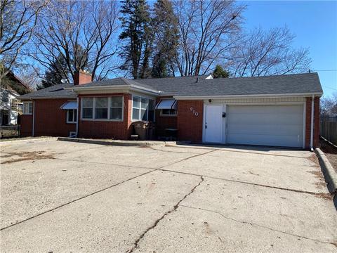910 63rd St, Windsor Heights, IA 50324