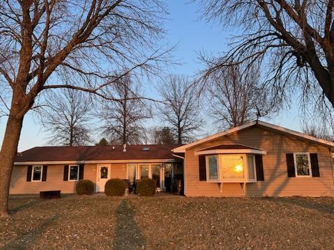 1524 Elk Horn Dr, Otley, IA 50214