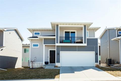 17130 Blue Sage Ln, Urbandale, IA 50323