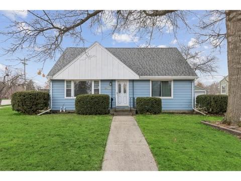 3400 Shawnee Pl, Des Moines, IA 50310