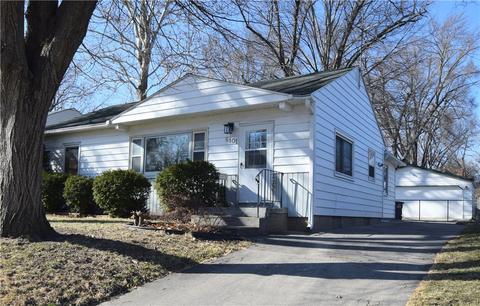 6101 Crown Ln, Des Moines, IA 50311