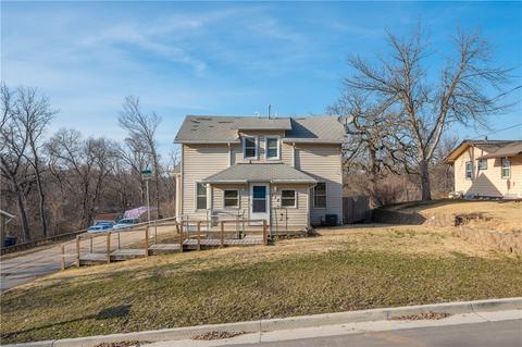 112 E Pleasant View Dr, Des Moines, IA 50315