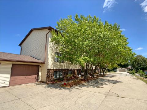 1401 W 16th St S #5, Newton, IA 50208