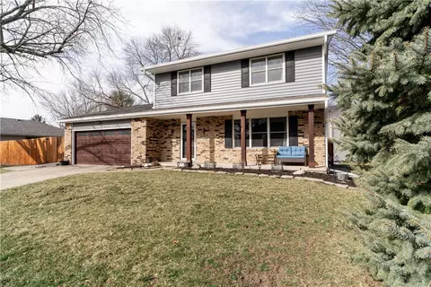 1062 Marcourt Ln, West Des Moines, IA 50266