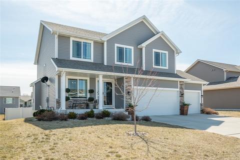 233 7th St NE, Bondurant, IA 50035