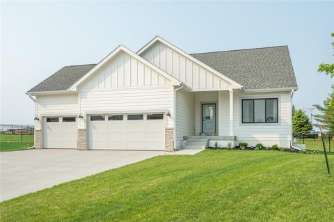 9126 S 91st Ct, West Des Moines, IA 50266