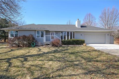 10672 NW 105th Ct, Granger, IA 50109