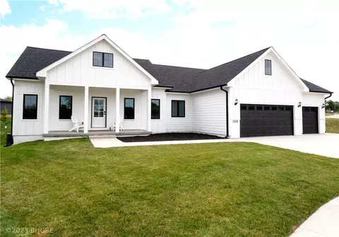 2320 N 8th Ct, Indianola, IA 50125