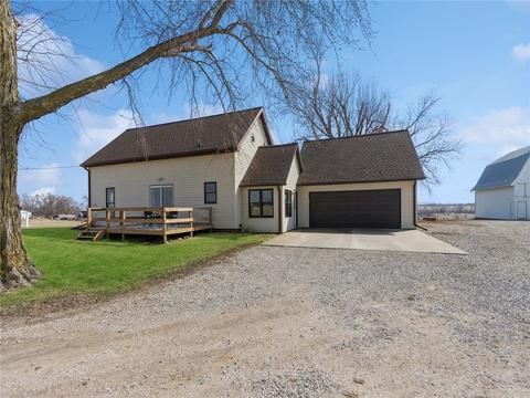 4167 N 19th Ave W, Newton, IA 50208
