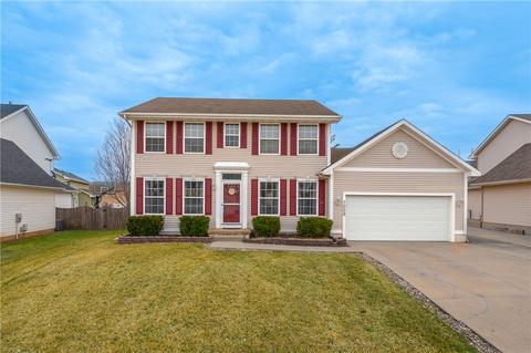 7008 Deerview Dr, Urbandale, IA 50322