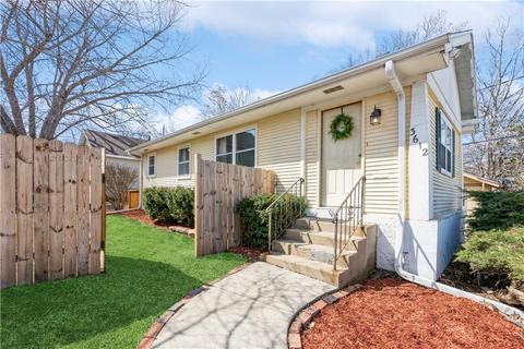 3612 Center St, Des Moines, IA 50312