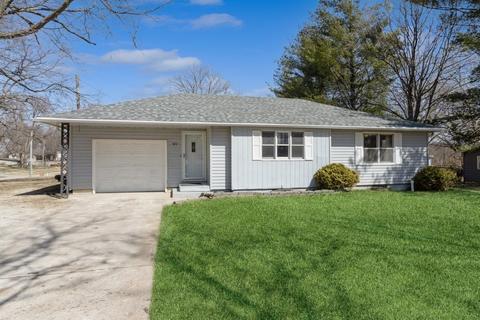 523 NW 2nd St, Stuart, IA 50250
