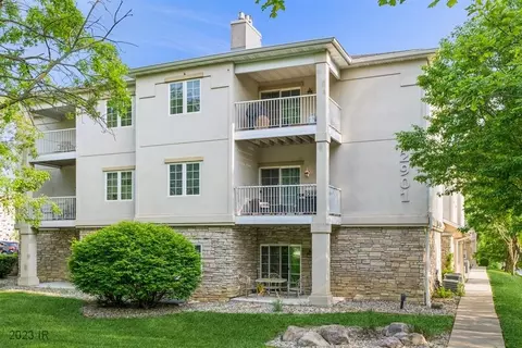 2901 Grand Ave #205, Des Moines, IA 50312