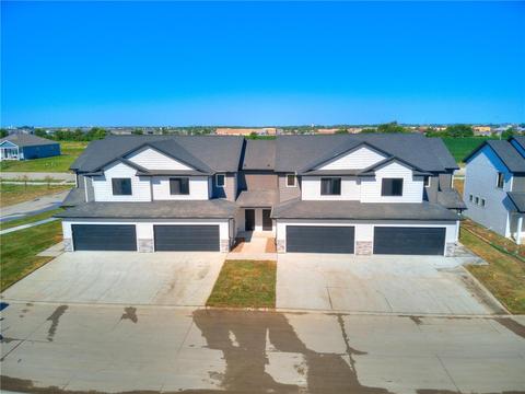 5532 Cedar Dr, Pleasant Hill, IA 50327