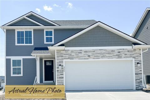 302 NE Country Meadow Dr, Ankeny, IA 50021