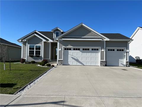 627 35th St SW, Altoona, IA 50009