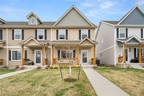 2628 Lexington Dr, Norwalk, IA 50211