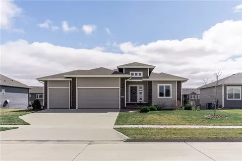 1609 NW Pine View Cir, Ankeny, IA 50023