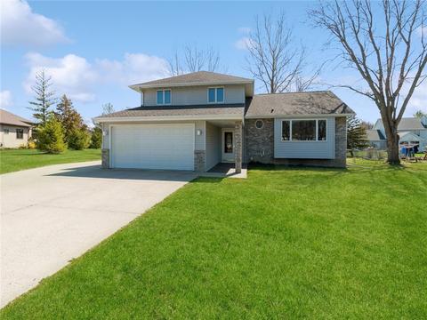 2400 Woodview Dr, Ames, IA 50014
