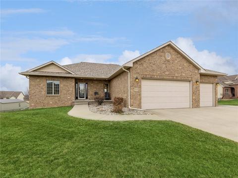 5712 NW 3rd Ct, Des Moines, IA 50313