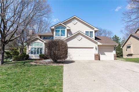 5905 Brookview Dr, West Des Moines, IA 50266