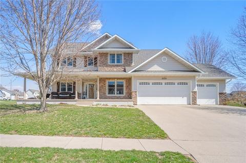 355 Hawkeye Dr, Pleasant Hill, IA 50327