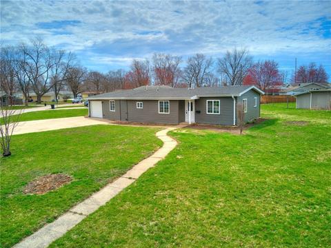 804 Middle St, Knoxville, IA 50138