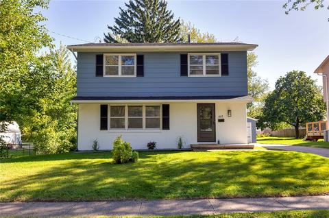 3619 48th Pl, Des Moines, IA 50310