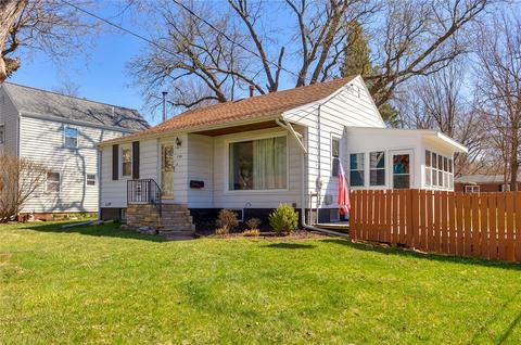 1101 67th St, Windsor Heights, IA 50324