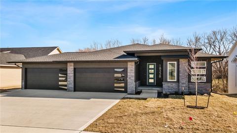 18338 Tanglewood Dr, Clive, IA 50325