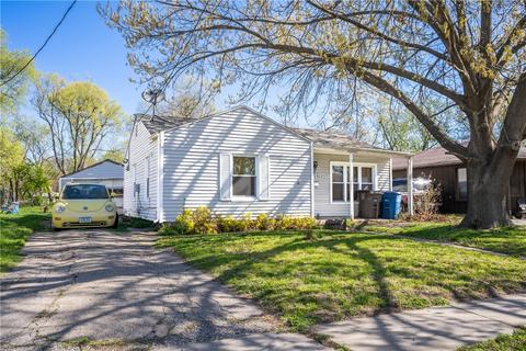2918 E Washington Ave, Des Moines, IA 50317
