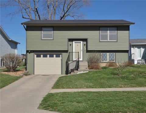 5 Brook Cir, Pella, IA 50219