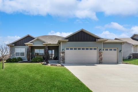 3701 158th St, Urbandale, IA 50323