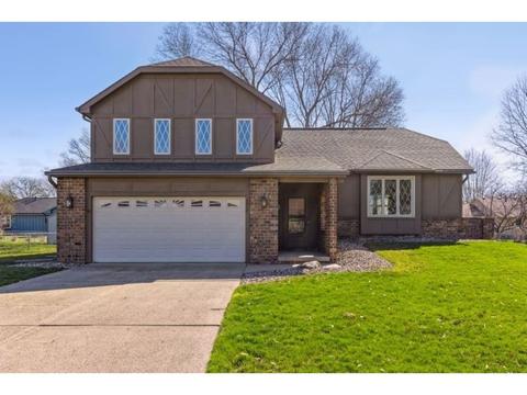 4513 75th St, Urbandale, IA 50322