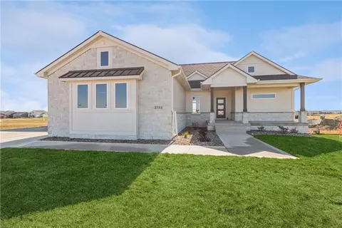 2702 NW Linwood Ct, Ankeny, IA 50023