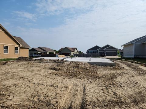 2011 SW Vintage Pkwy, Ankeny, IA 50023