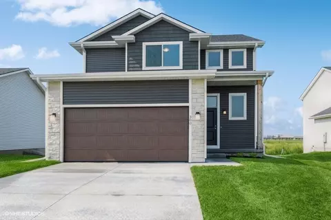 300 NW Rosemont Cir, Waukee, IA 50263